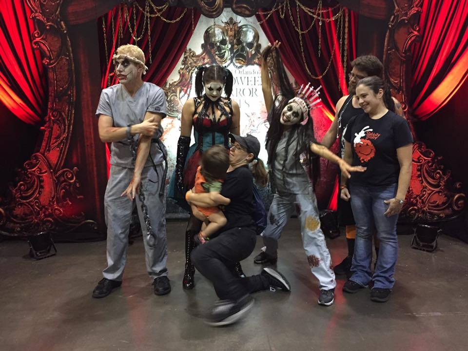 CosView Halloween Marathon:: Jaxx make Friends with The Quinn from Orlando Horror nights