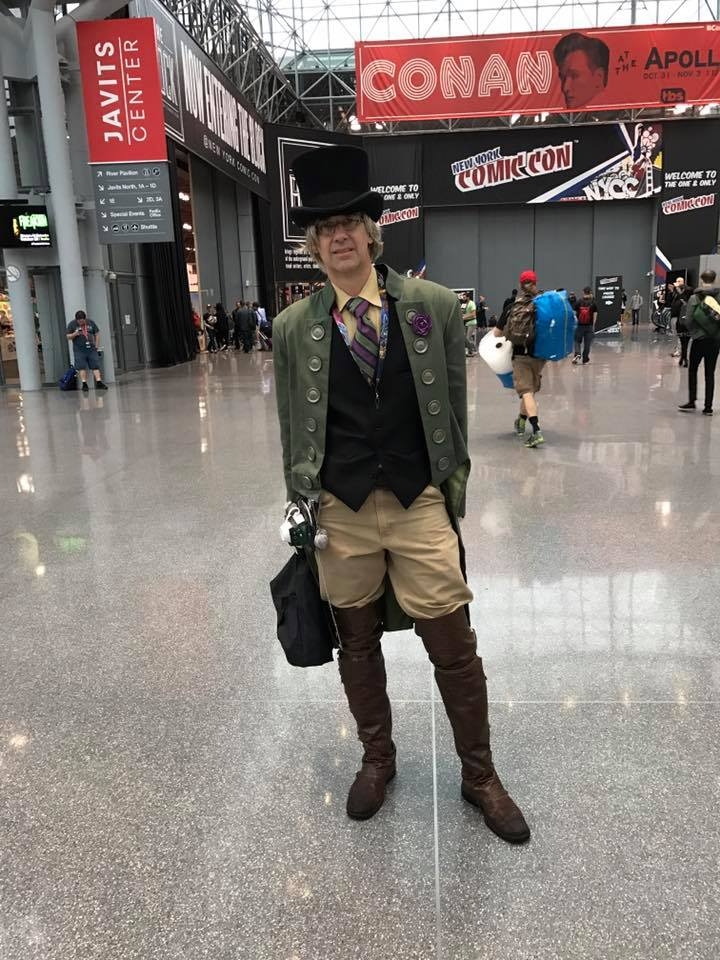 CosView Halloween Marathon:: We meet up the Mad Hatter at NYCC