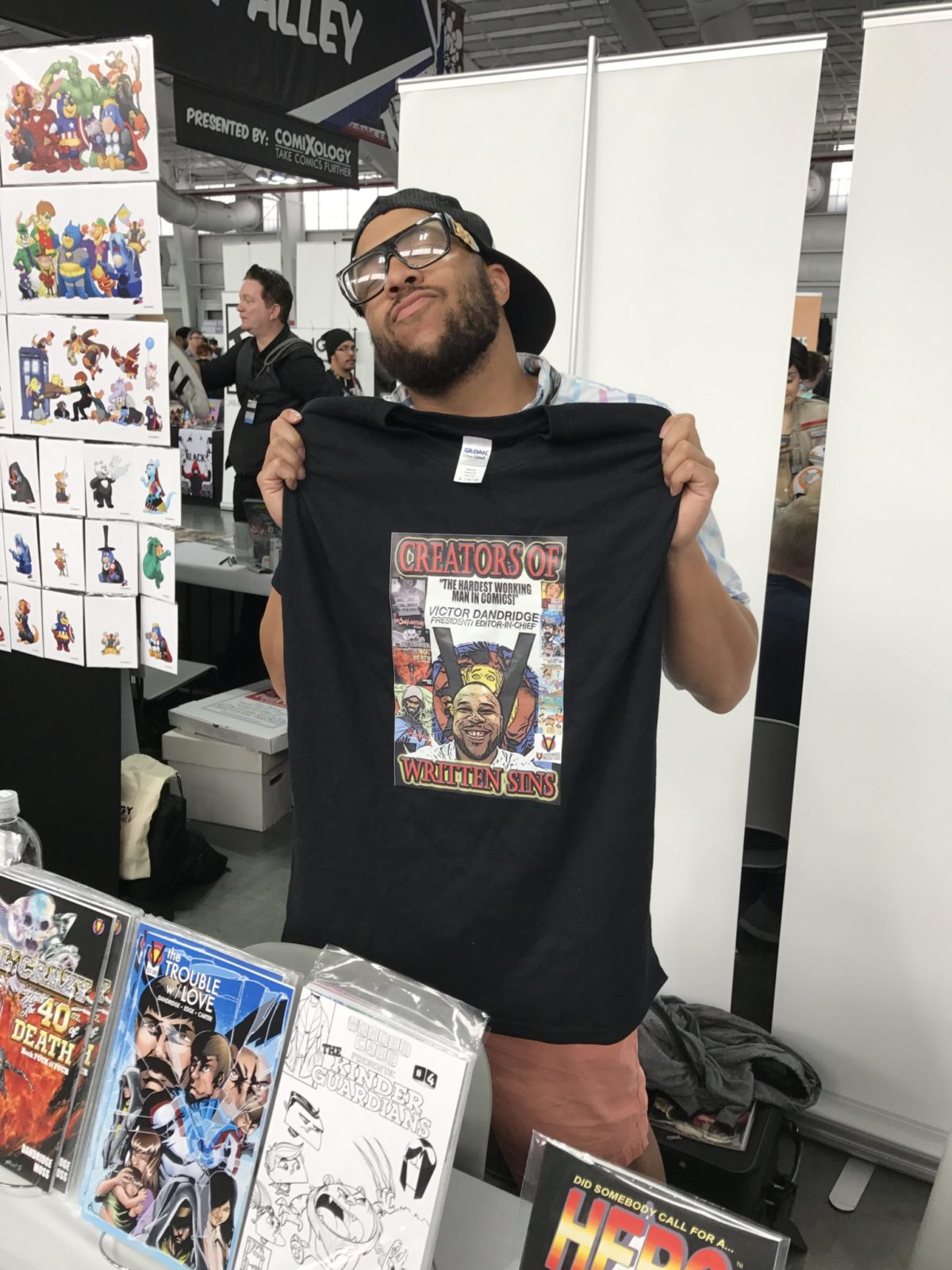 LIVE FROM NYCC VICTOR DANDRIDGE JR IS A King of Cons and he shows it at NYCC  .