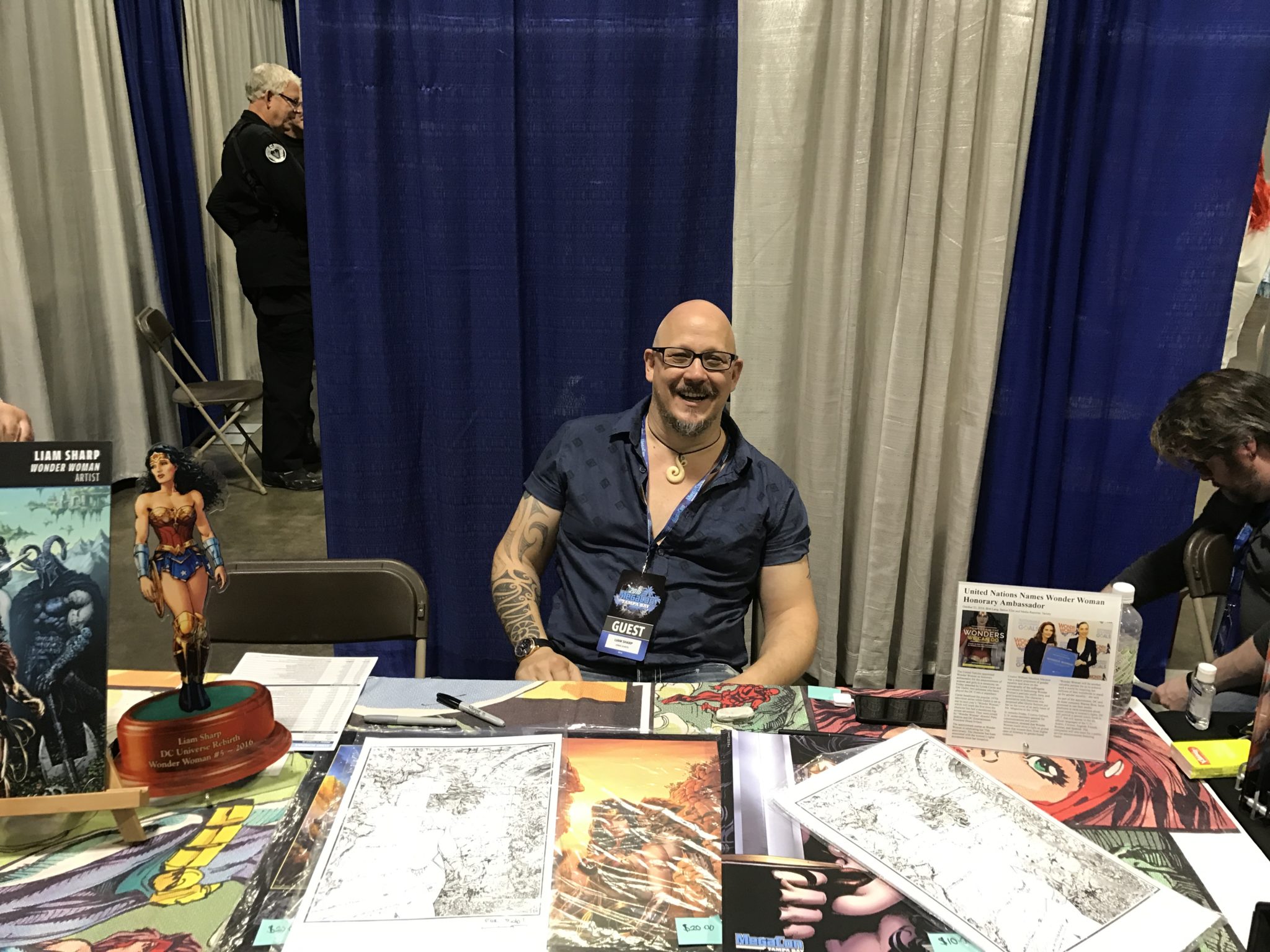 Art of the Day Special Comic  Con tables setups Wonder WOman Artist and Indie Great Liam Sharp