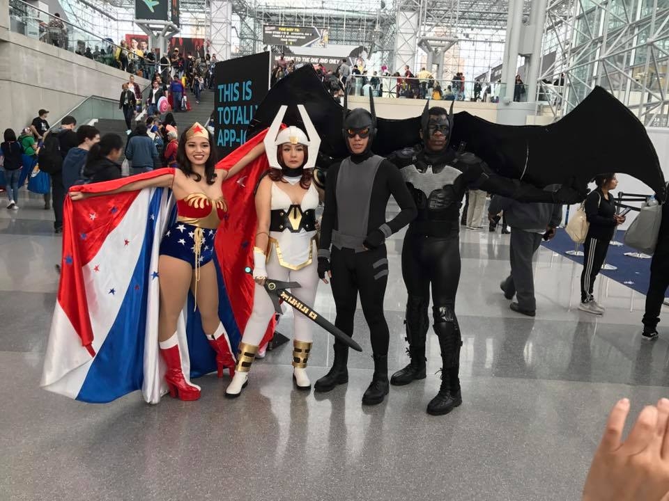CosView Alt World TEAM up but who where these Wonder Women and BATMEN??