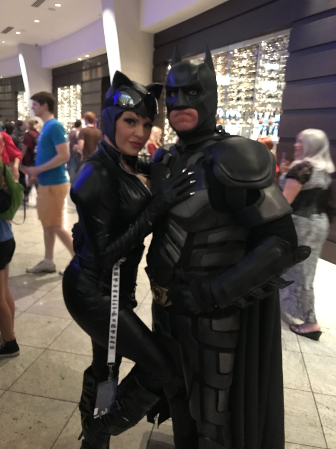 Dragon Con 17′ CosViews: THE DC POWER COUPLE showed up all they way From Gotham to attend DRAGON CON :: A Throw BacK Thread