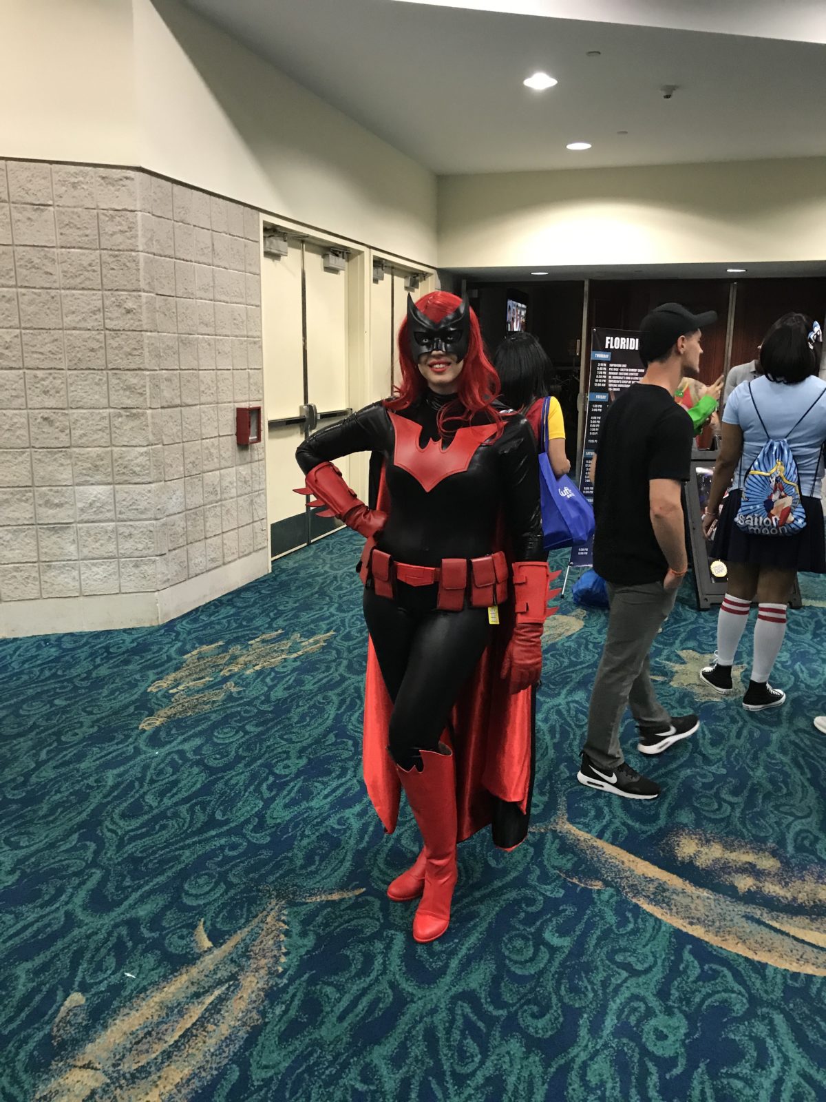 SUPER CosViews from Fort Lauderdale SUPERCON:  BATWOMAN came to SUPERCON
