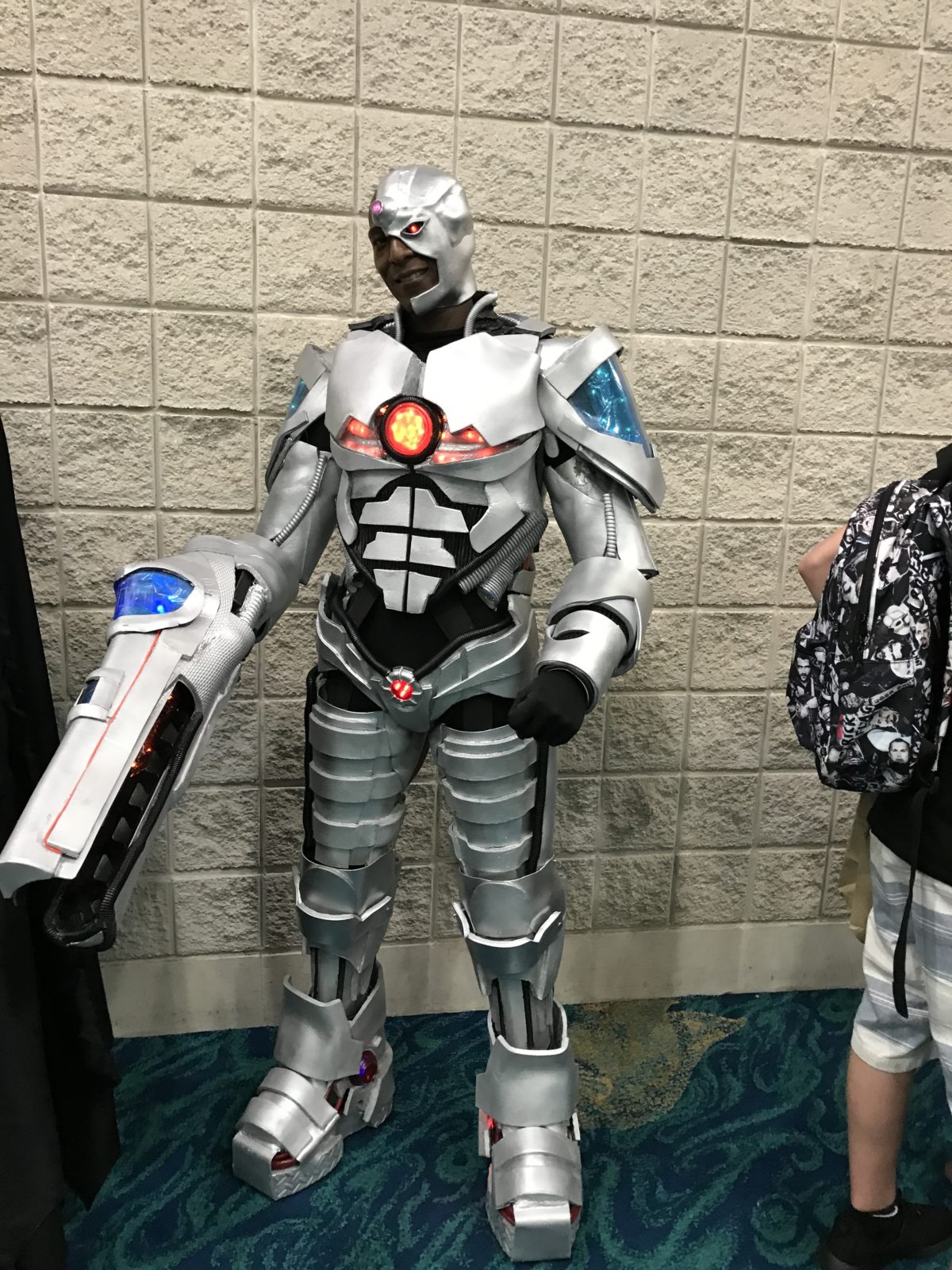 SUPER CosViews from Fort Lauderdale SUPERCON:  CYBORG blasted into SUPERCON