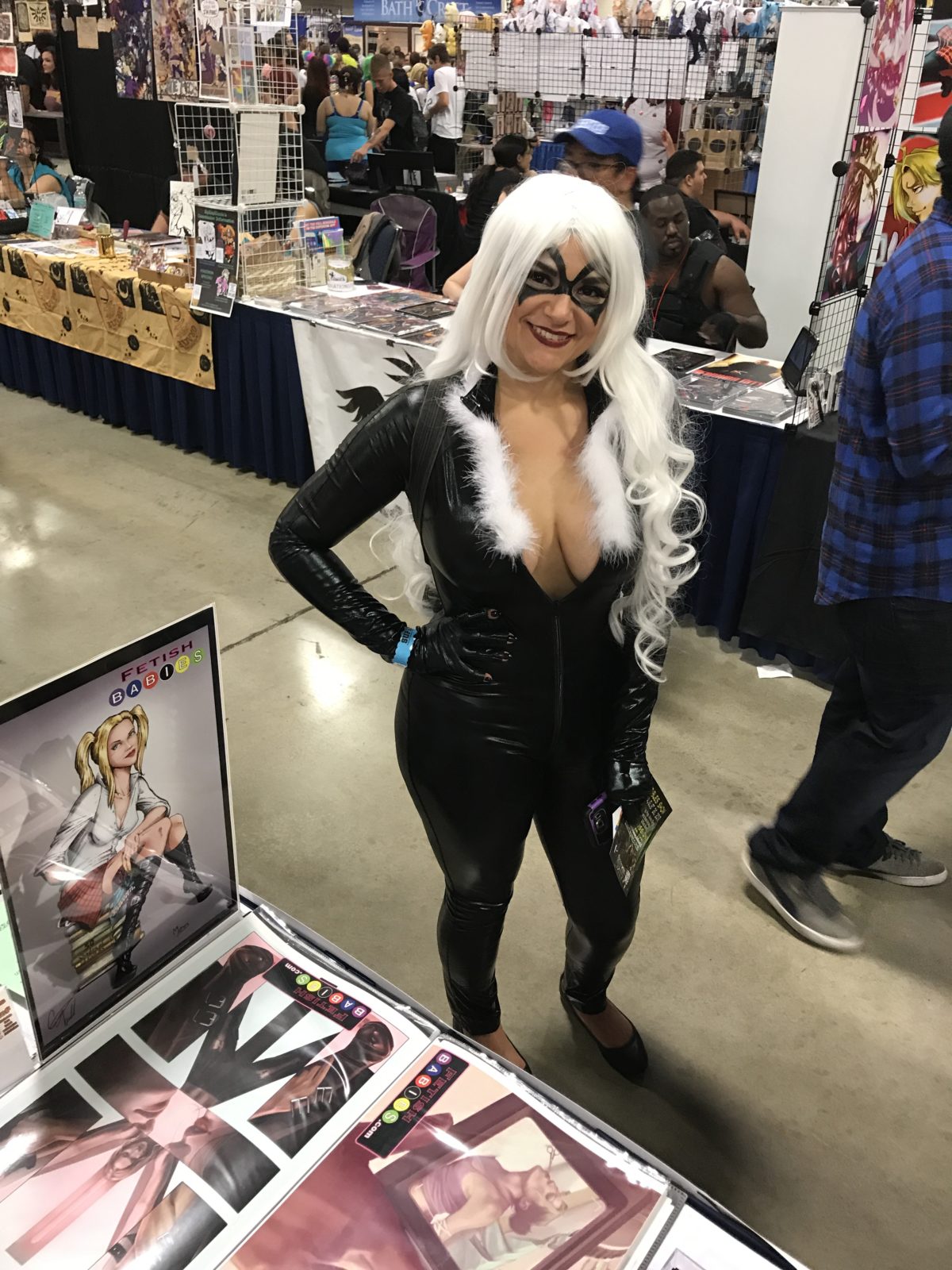 SUPER CosViews from Fort Lauderdale SUPERCON:  BLACK CAT book into SUPERCON